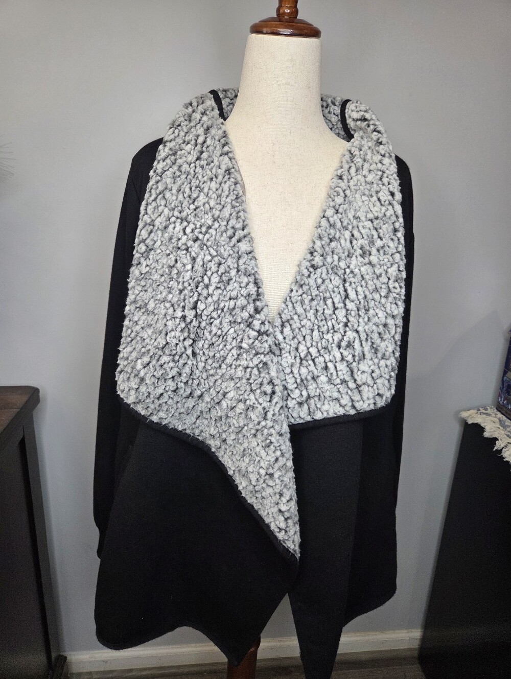 Avia Black Open-Front Cardigan with Gray Sherpa Collar, Size L